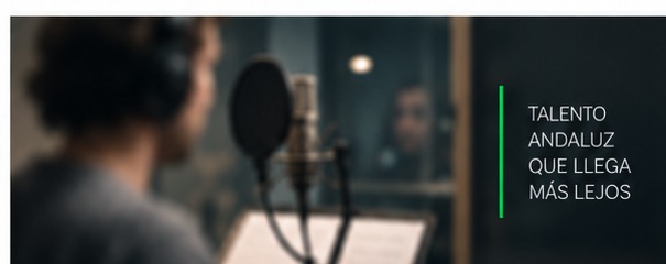 Profesionales en un estudio de doblaje con los rostros desenfocados